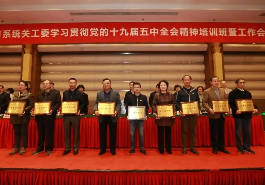 9f90c6d1d8034b9eb1c2c0abf582c84c.jpg 9f90c6d1d8034b9eb1c2c0abf582c84c.jpg