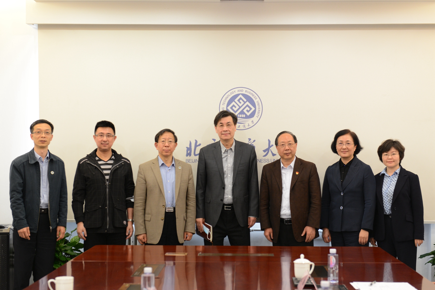 fafa1abb6a1d4fb2b724e9b32a5a2e82.jpg fafa1abb6a1d4fb2b724e9b32a5a2e82.jpg